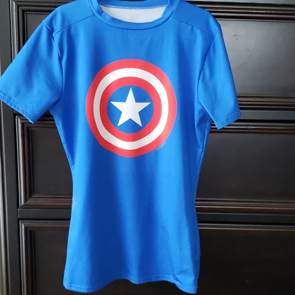 * Used Boys Fitted Under Armour Shirt Size Medium